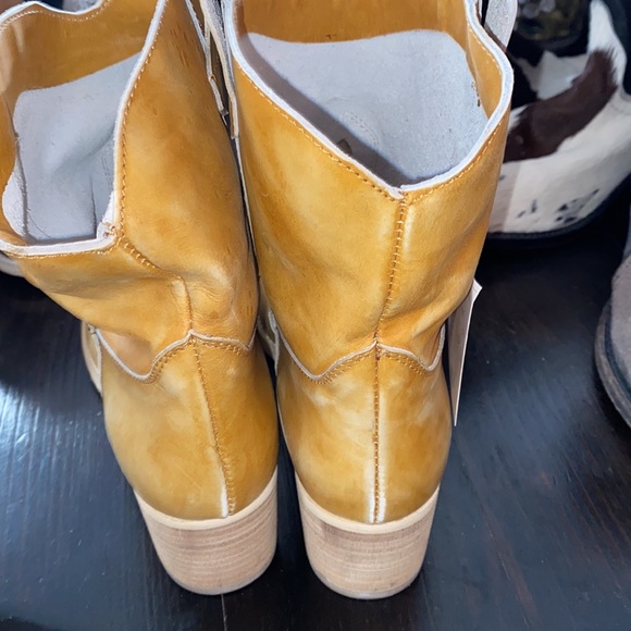Firenze Leather Boots - Picture 3 of 4